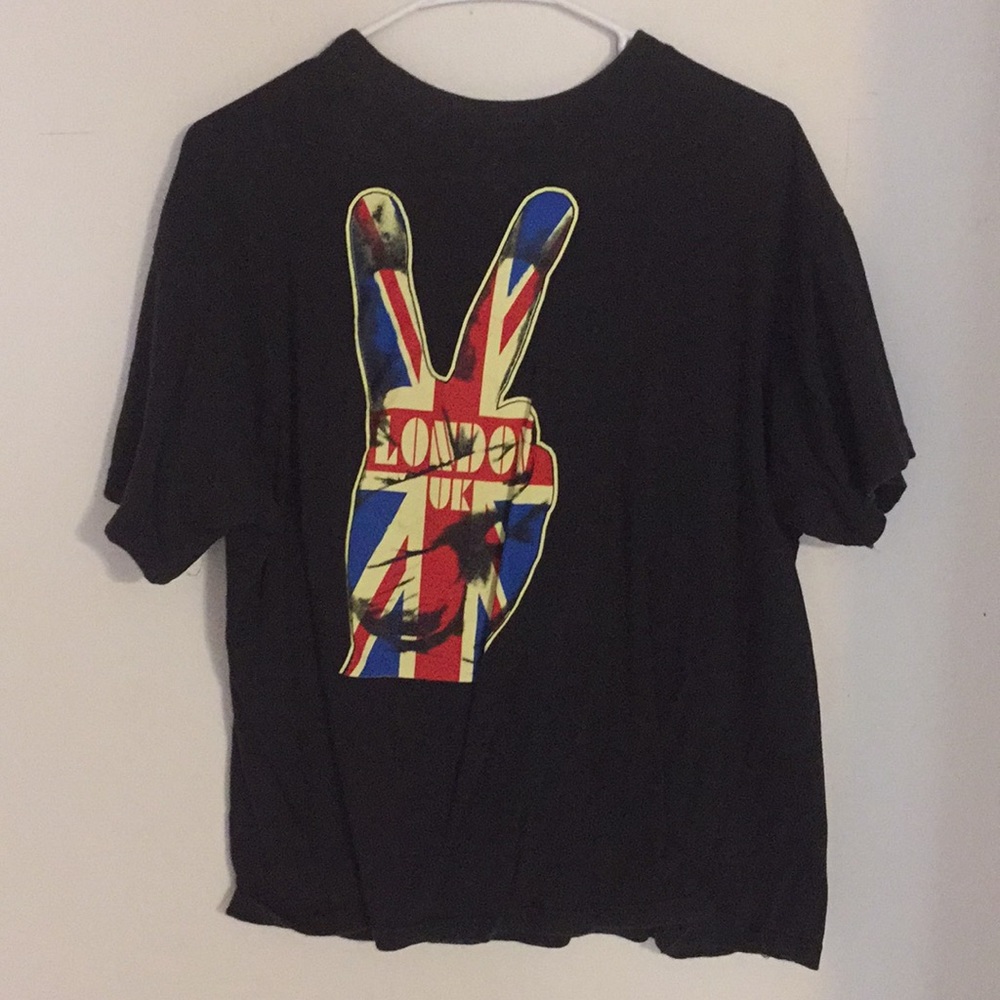 Black London graphic tee
